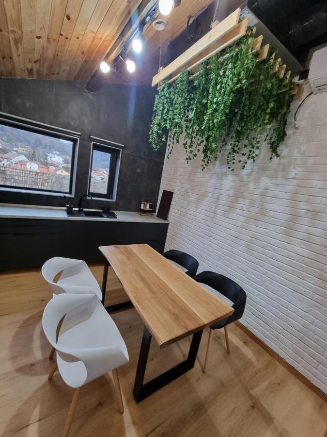 Casa Chiper - Attic Apartment With View Braşov Exterior foto