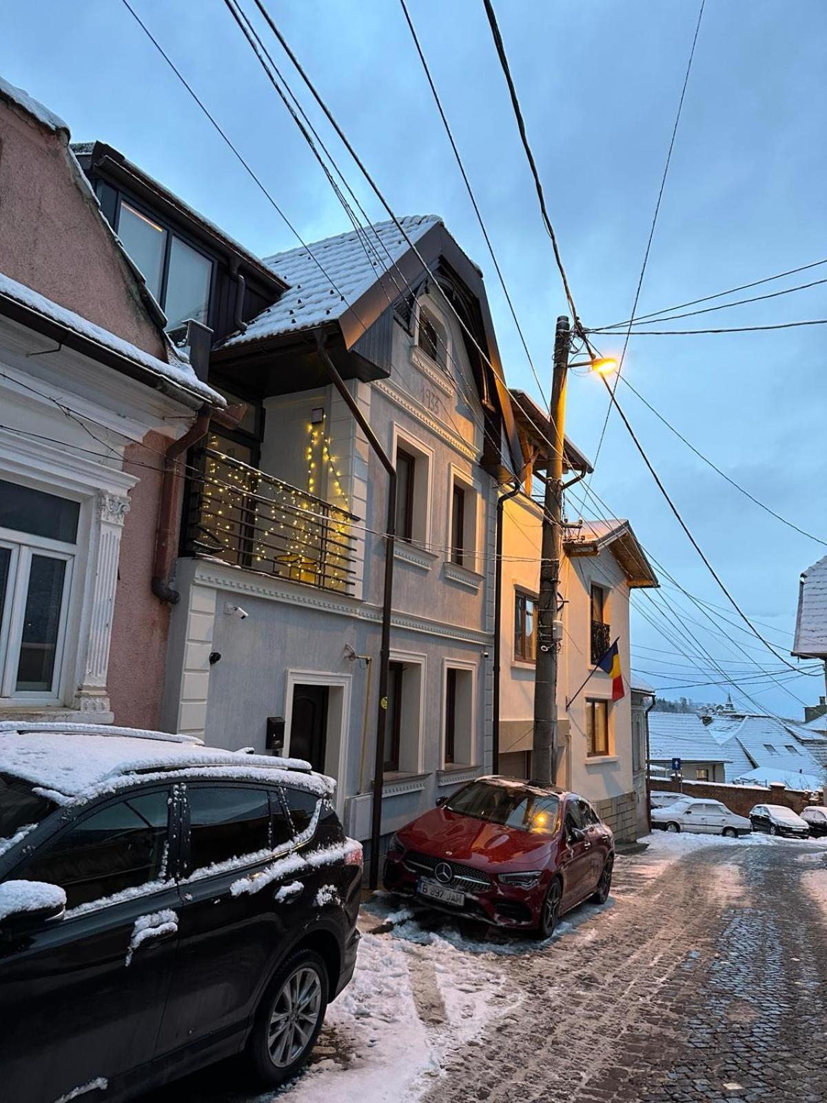 Casa Chiper - Attic Apartment With View Braşov Exterior foto